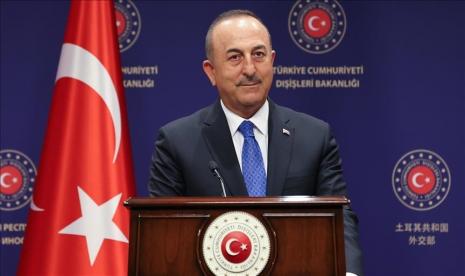 Menteri Luar Negeri Turki Mevlut Cavusoglu. Ukraina dapat mengekspor produk biji-bijiannya melalui koridor aman yang dapat dibuka dari pelabuhannya.