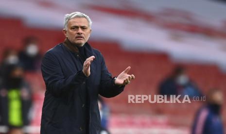 Pelatih AS Roma Jose Mourinho. 