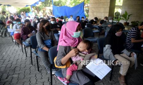 Kerja sama pemerintah dan swasta termasuk ormas penting sukseskan vaksinasi. Ilustrasi vaksinasi  