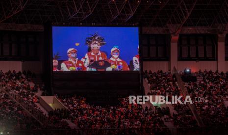 Wakil Presiden Republik Indonesia Maruf Amin menyampaikan sambutan sekaligus menutup kegiatan PON XX Papua saat upacara penutupan PON XX Papua di Stadion Lukas Enembe, Kabupaten Jayapura, Papua, Jumat (15/10). PON XX Papua resmi ditutup oleh Wakil Presiden Republik Indonesia dengan juara umum diraih Jawa Barat. Penyelenggaraan PON XXI akan kembali di gelar tahun 2024v dengan tuan rumah Aceh dan Sumatera Utara. Republika/Thoudy Badai