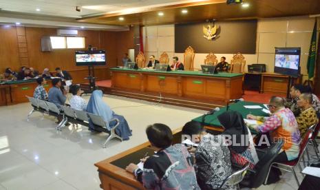 Sidang praperadilan Pegi Setiawan kembali digelar di Pengadilan Negeri (PN) Bandung, Jalan LRE Martadinata, Kota Bandung, Jawa Barat, Rabu (3/7/2024). Sidang kali ini tim kuasa hukum Pegi Setiawan menghadirkan empat saksi dan ahli pidana dalam lanjutan sidang praperadilan kasus pembunuhan Vina dan Eky dengan termohon penyidik Polda Jawa Barat.