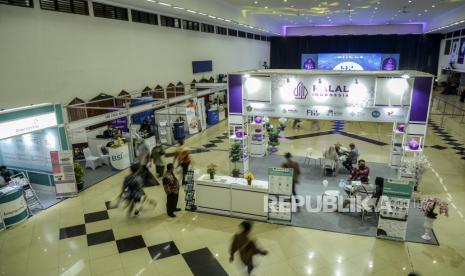 Suasana Festival Halal Indonesia di Asrama Haji Pondok Gede, Jakarta, Rabu (14/12/2022). Malaysia telah memiliki Halal Industry Master Plan (HIMP) 2030.