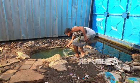 Aktivitas warga yang menghuni Kampung Susun Bayam di Kelurahan Papanggo, Kecamatan Tanjung Priok, Jakarta Utara, Selasa (23/1/2024). 