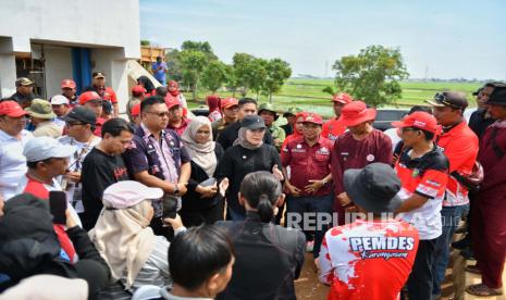 Petani sulit tanam karena minim air, Bupati Indramayu, Nina Agustina, datangi langsung Bendungan Karet, Jumat (2/2/2024). 