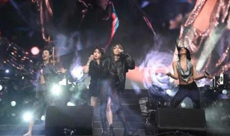 2NE1