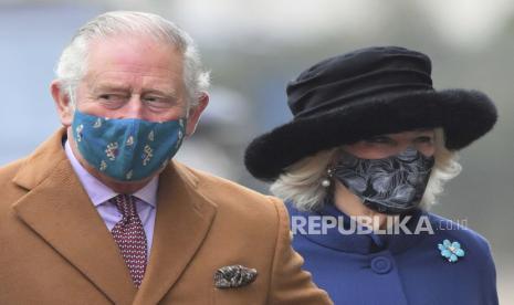 Pangeran Charles Tinjau Proses Vaksinasi di Masjid Finsbury. Foto: Pangeran Charles dan Camilla Duchess of Cornwall  