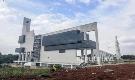 Pemandangan kampus Universitas Islam Internasional Indonesia (UIII) di Kota Depok, Jawa Barat, Jumat (4/3/2022). 