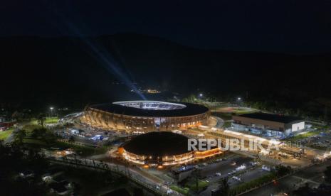 Foto aerial kompleks Olahraga Kampung Harapan jelang pembukaan PON Papua di Distrik Sentani Timur, Kabupaten Jayapura, Papua, Rabu (29/9/2021). Pembukaan PON Papua akan digelar pada 2 Oktober mendatang. 