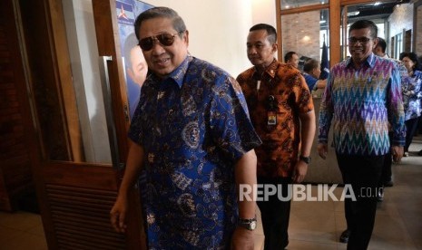 Monitoring Penghitungan Cepat Pilkada. Ketua Umum Partai Demokrat Susilo Bambang Yudhoyono (SBY) mendatangi DPP Partai Demokrat, Jakarta, Rabu (27/6).