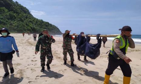 Pria itu bernama Fajar Apriyanto (20), warga asal Kabupaten Klaten, Jawa Tengah