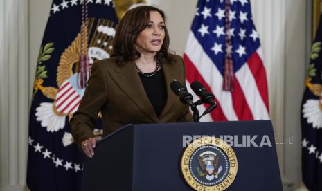 Wakil Presiden Kamala Harris berbicara selama dan acara tentang Undang-Undang Perawatan Terjangkau, di Ruang Timur Gedung Putih di Washington, Selasa, 5 April 2022.