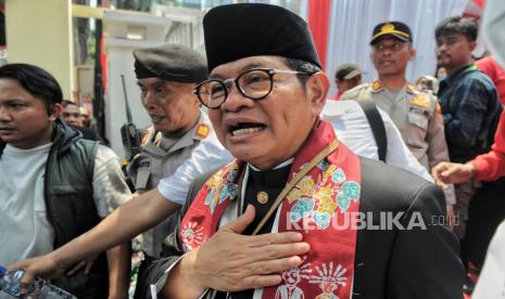 Calon gubernur DKI Jakarta Pramono Anung usai mendaftarkan diri di kantor KPU DKI Jakarta, Rabu (28/8/2024).