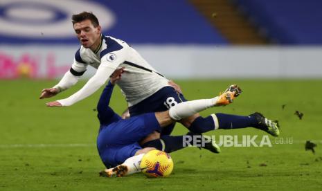 Giovani Lo Celso (atas).