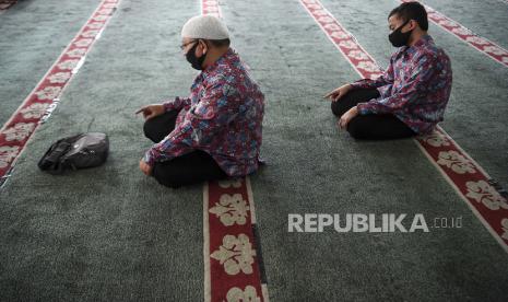 Seluruh masjid di Kota Payakumbuh, Sumatra Barat, sudah bisa menyelenggarakan shalat Jumat berjamaah di masjid pada Jumat (5/6). Ini menjadi bagian dari tatanan normal baru di wilayah itu.