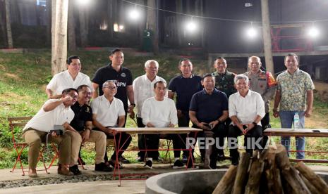 Presiden Joko Widodo (Jokowi) bersama sejumlah menteri kembali bermalam di kawasan Ibu Kota Nusantara (IKN), Kalimantan Timur usai melakukan peletakan batu pertama atau groundbreaking sejumlah infrastruktur pada Kamis (29/2/2024).