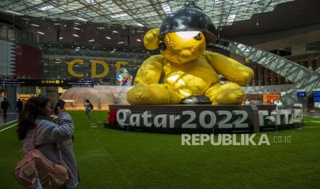  Terminal keberangkatan di Bandara Internasional Hamad di Doha, Qatar, 10 November 2022. Bandara Internasional Hamad pada 10 November secara resmi mengungkapkan proyek perluasannya menjelang Piala Dunia FIFA Qatar 2022. Qatar: Kritik Piala Dunia Jadi Ujaran Kebencian Terhadap Kami