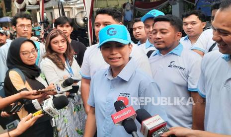 Wakil Komandan Fanta TKN Prabowo-Gibran sekaligus Wakil Ketua Umum Partai Gerindra, Rahayu Saraswati saat menerima deklarasi dukungan di depan rumah Prabowo Subianto, Jalan Kertanegara, Kebayoran Baru, Jakarta Selatan, Selasa (30/1/2024). 