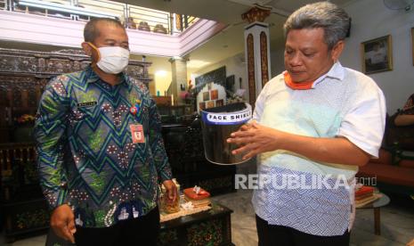 Pengurus Masjid di Kubu Raya Diminta Sosialisasikan Prokes. Bupati Kubu Raya Muda Mahendrawan (kanan).