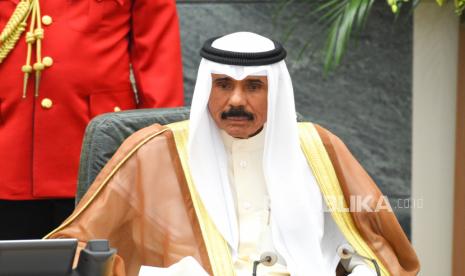 Putra Mahkota Kuwait, Nawaf Al-Ahmad Al-Jaber Al-Sabah menghadiri sidang pengukuhan masa jabatan parlemen baru di Majelis Nasional di Kuwait City, Kuwait, 30 Oktober 2018 (diterbitkan ulang 29 September 2020). Menurut media pemerintah, Emir Kuwait, Syekh Sabah Al-Ahmad Al-Jaber Al-Sabah telah meninggal pada usia 91 pada 29 September 2020.