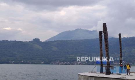 Zona Galeri Samosir dan Totem Dunia di Waterfront City Pangururan, Kabupaten Samosir, Sumatra Utara.