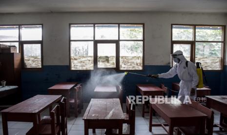 Ilustrasi. Pemerintah Kota (Pemkot) Bandung berencana menambah 2 gedung sekolah menengah pertama (SMP) baru untuk mengatasi permasalahan blind spot pada saat pendaftaran peserta didik baru (PPDB) yang berbasis zonasi.