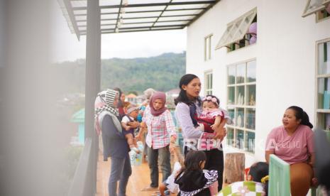 Dinas Kesehatan Kota Batu melaksanakan sosialisasi Isi Piringku yang digelar bersamaan dengan Pelayanan Posyandu di Posyandu Durian, Desa Tulungrejo, Kota Batu. Pemerintah Indonesia menargetkan tahun ini angka stunting anak turun menjadi 17 persen. Kementerian Kesehatan mendesak berbagai pihak untuk menekankan agar angka stunting tidak lagi tinggi di Tanah Air.