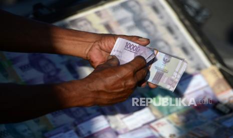 Jasa penukaran mata uang Rupiah baru 