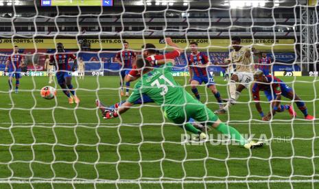 Gawang Crystal Palace saat dibobol pemain Manchester United Marcus Rashford.