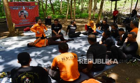 Pemkab Mojokerto Berikan Pelatihan Vertical dan Jungle Rescue (ilustrasi).