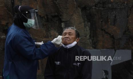 Angka kasus penularan COVID-19 di Garut mulai turun berdasarkan laporan harian di lapangan.