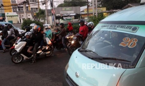 Jalur arteri macet akibat penerapan one way di jalan tol (ilustrasi) 