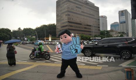 Joget goyang gemoy bonek serupa capres Prabowo Subianto. 