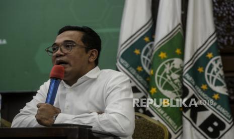 Ketua DPP PKB Ahmad Iman Sukri menyampaikan keterangan pers di Jakarta, Sabtu (12/11/2022). PKB menunjuk enam juru bicara muda sebagai salah satu langkah menggaet suara anak muda jelang Pemilu 2024. Republika/Putra M. Akbar