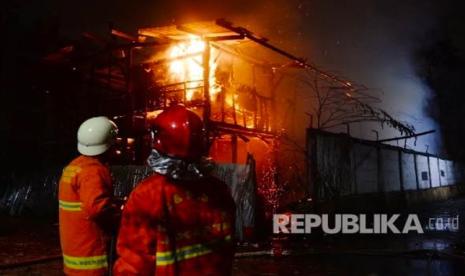 Penanganan Kebakaran dari Terima Laporan, Respon Time Damkar Depok Tidak Lebih dari 13 Menit