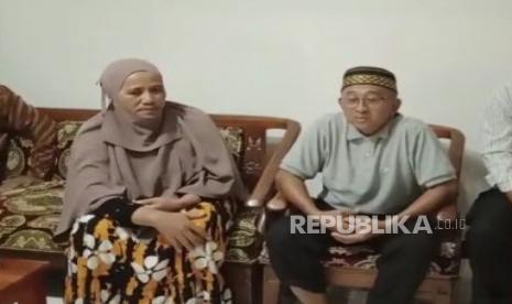 Orang tua Tiktoker Bima yang viral mengkritik kondisi Provinsi Lampung, Juliman (kanan) dan Sringatun yang tinggal di Desa Ratna Daya, Kecamatan Raman Utara, Kabupaten Lampung Timur, Lampung. Orang tua Bima mengaku ketakutan setelah ditelepon Gubernur Lampung Arinal Djunaidi. (ilustrasi)