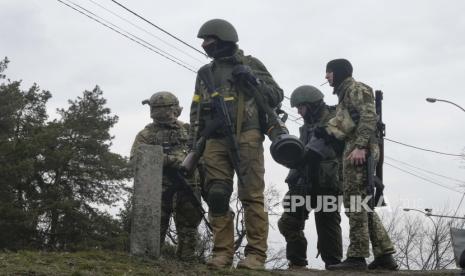 Presiden Ukraina Volodymyr Zelensky mengatakan, sejak perang dengan Rusia pecah, Moskow sudah memulangkan lebih dari 1.300 tahanan perang Ukraina. 