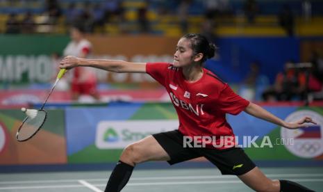 Pebulu tangkis tunggal putri Indonesia, Stephanie Widjaja. Kegagalan Indonesia meraih medali emas SEA Games 2021 dipastikan lewat kekalahan Stephani Widjaja dari pemain asal Thailand, Supanida Katethong. 