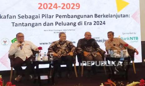 Suasana seminar Indonesia Waqf Outlook 2024.