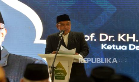 Ketua Dewan Pembina Islam Nusantara Foundation (INF) KH Said Aqil Siroj menyampaikan Pidato Kebudayaan usai Pengukuhan Pengurus Pusat Himpunan Sekolah dan Madrasah Islam Nusantara (HISMINU), Lajnah Dakwah Islam Nusantara (LADISNU), dan Perkumpulan Penggerak Pemakmuran Masjid Indonesia (P3MI) di Jakarta, Ahad (27/11/2022). Dalam pidato kebudayaan bertema Spirit Islam Nusantara Untuk Peradapan Dunia tersebut berharap HISMINU, LADISNU dan P3MI harus mampu menjadi Gerakan, menjadi advokator rakyat dan memihak pada kemajuan bangsa serta harus mampu menjadi pilar penyangga peradaban dunia berspirit Islam Nusantara. Republika/Prayogi