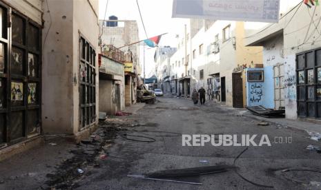 Kerusakan akibat serangan zionis Israel di Kamp Jenin Palestina. Setidaknya 13 warga Palestina dilaporkan gugur. 