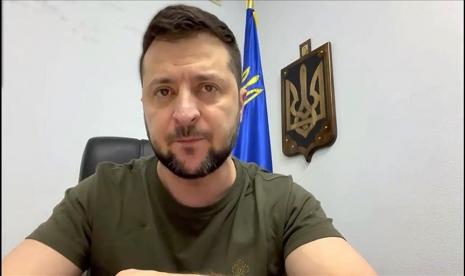 Presiden Ukraina Volodymyr Zelenskyy mengungkapkan mediasi potensial oleh Turki dapat membantu upaya pembebasan kota Mariupol. 