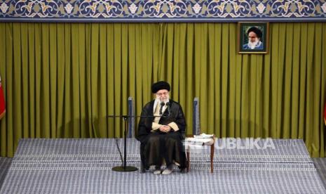 Pemimpin Tertinggi Iran Ayatollah Ali Khamenei mengingatkan agar tidak melupakan sekutu Israel dalam pembantaian terhadap warga Palestina. 