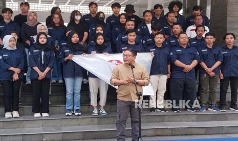 Sivitas akademika Departemen Politik dan Pemerintahan (DPP) Fisipol Universitas Gadjah Mada (UGM) menyampaikan pernyataan terkait sikap Pratikno dan Ari Dwipayana yang ikut terlibat dalam konflik kekuasaan Presiden Jokowi, Senin (12/2/2024). 