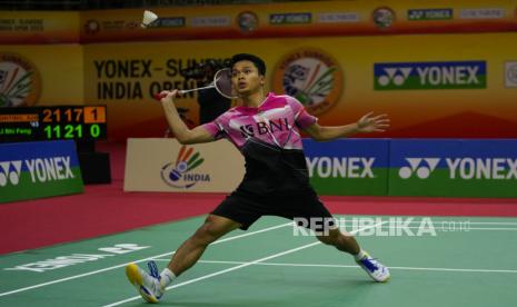 Aksi Anthony Sinisuka Ginting dari Indonesia.