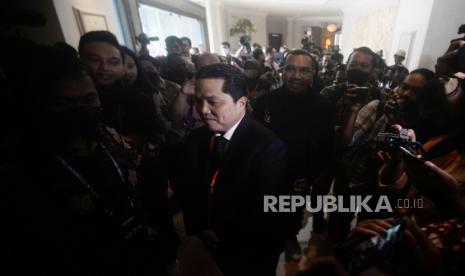 Calon Ketua Umum PSSI Erick Thohir tiba dilokasi acara Kongres Luar Biasa PSSI 2023 di Jakarta, Kamis (16/2/2023). PSSI menyelenggarakan KLB dengan agenda utama memilih ketua umum baru.