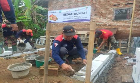 Tiga Tahun Tinggal di Emperan Bekas Rumah Tua, Lazismu Pekalongan Bangunkan Rumah untuk Harsono - Suara Muhammadiyah