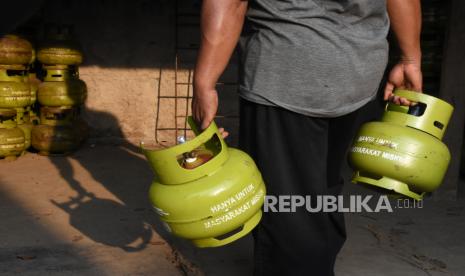  Komisi II DPRD Kabupaten Belitung, Provinsi Kepulauan Bangka Belitung (Babel), meminta pemerintah daerah untuk mencabut izin agen elpiji nakal.