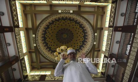 Bagaimana Jika Lupa Membaca Al-Fatihah Saat Sholat?