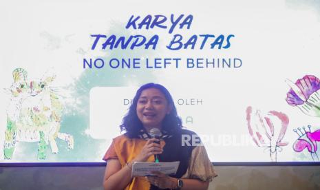 Chief Legal & Compliance Officer DANA Indonesia Dina Artarini menyampaikan sambutan sebelum penandatanganan naskah perjanjian kerja sama di Jakarta, Ahad (3/12/2023). Kerja sama tersebut dalam rangka mendukung kesetaraan bagi penyandang disabilitas, khususnya dalam meraih kemerdekaan finansial melalui kesempatan dalam pengembangan bisnis.