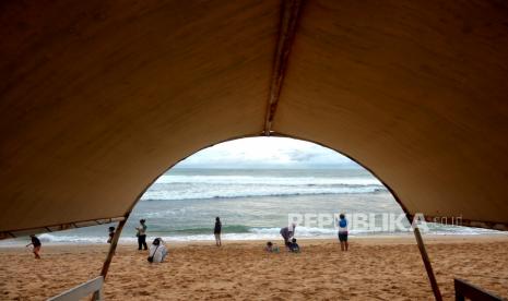 Sejumlah Kendaraan-Gazebo di Pantai Gunungkidul Alami Kerusakan (ilustrasi).